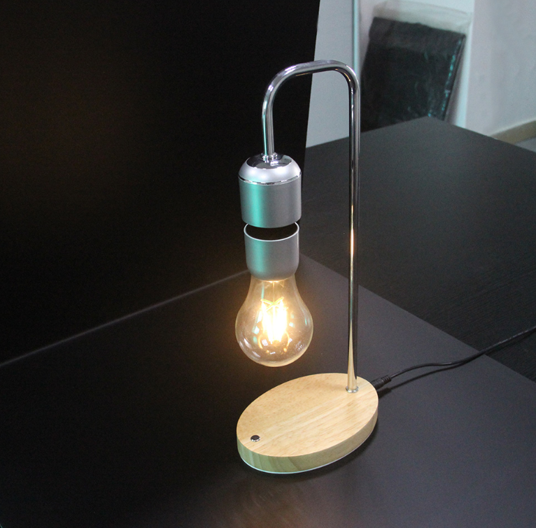 Lampe intelligente en lévitation